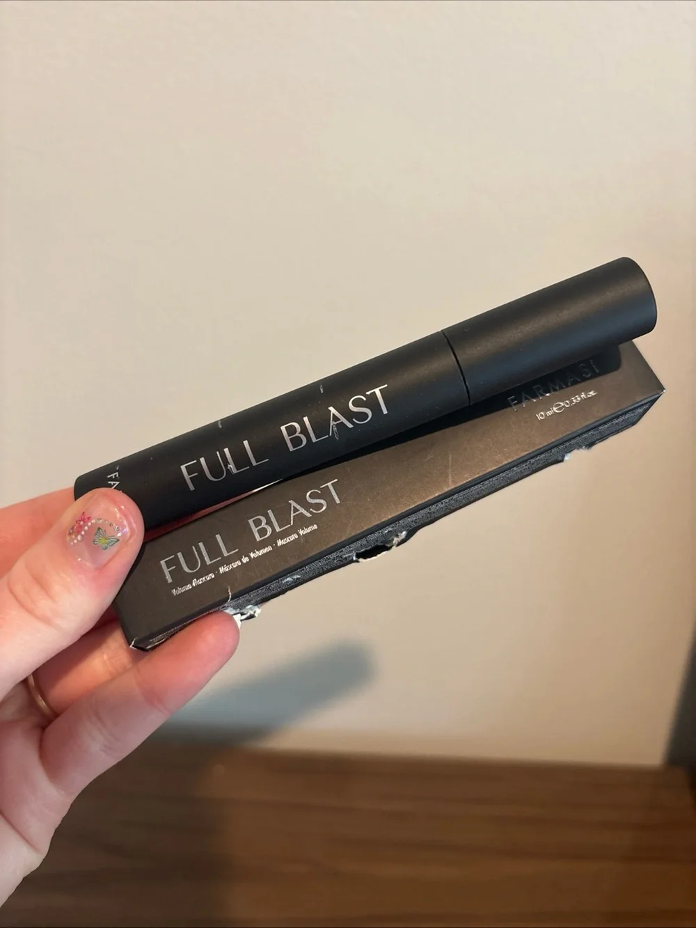 FARMASI FULL BLAST- Volumen Mascara-- 10 ml/ 0.33 fl oz. Brand New BLACK
